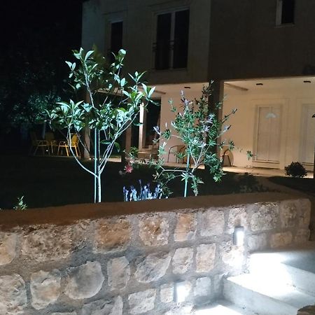 Apartments Grgurevic كوتور المظهر الخارجي الصورة
