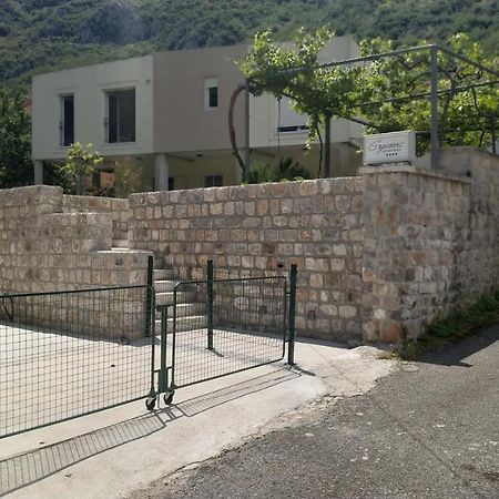 Apartments Grgurevic كوتور المظهر الخارجي الصورة